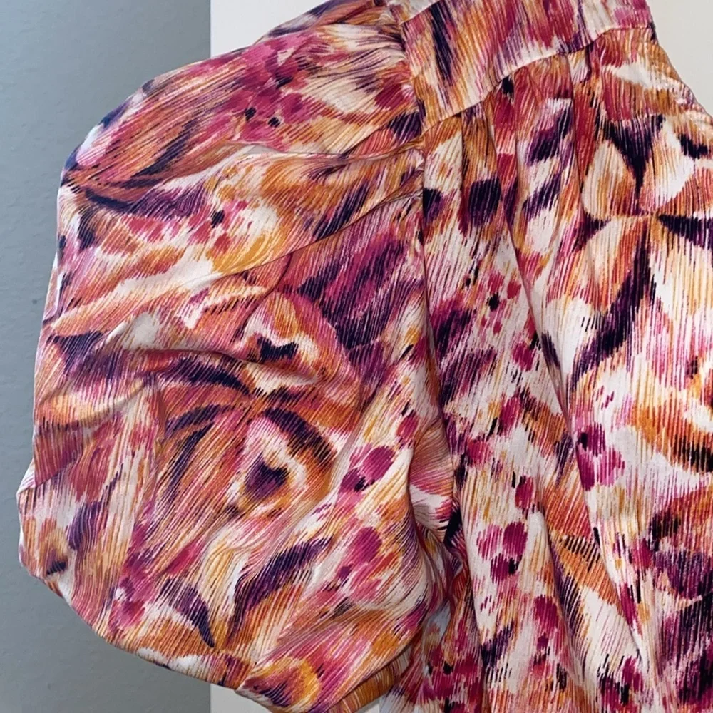 New CeCe Plus V-Neck Puffed Sleeve Blouse - Picture 4 of 8